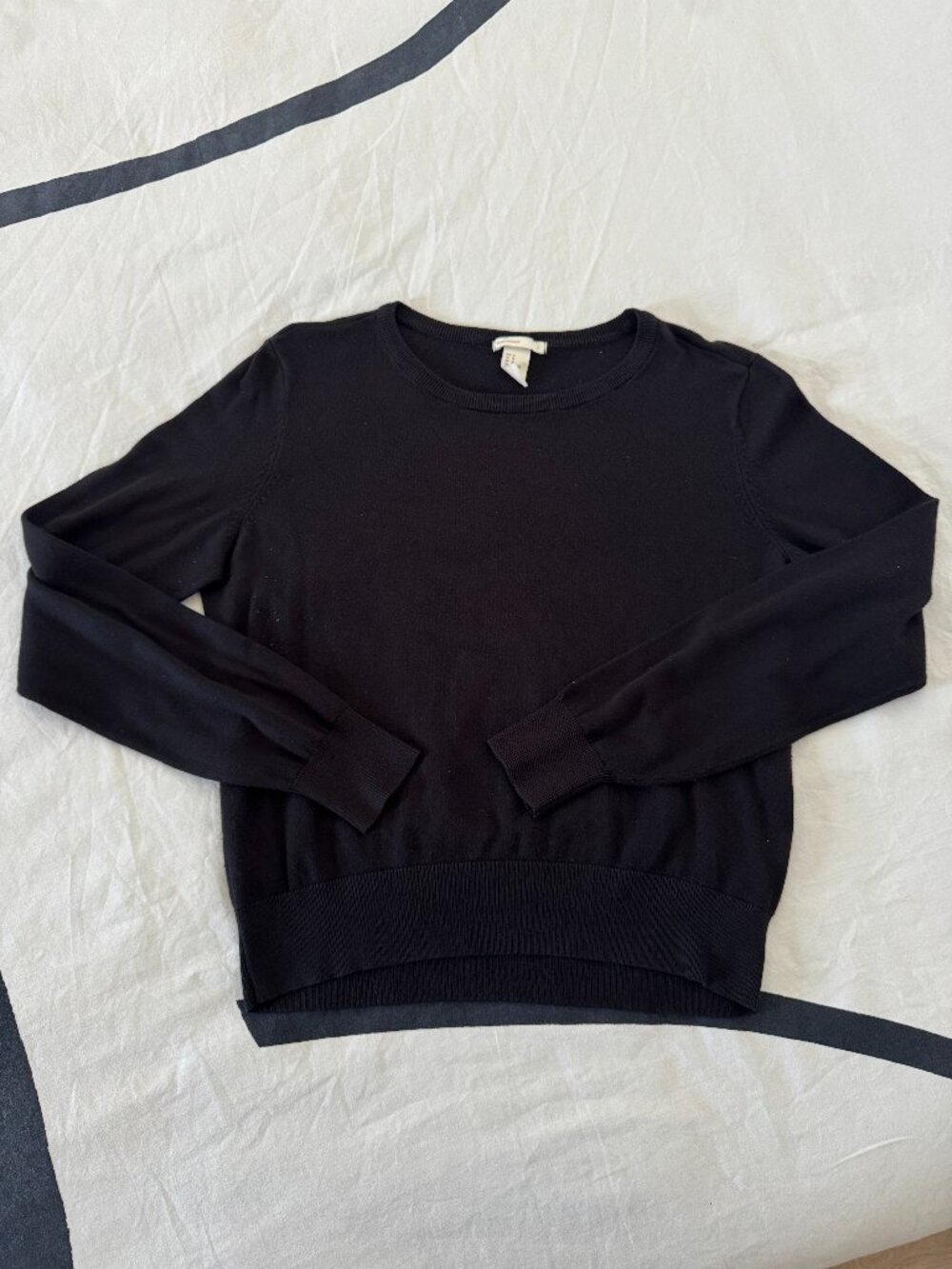EUC H&M Black Short Crewneck Sweater Sz M